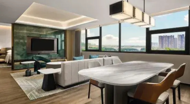 Люкс Superior Courtyard by Marriott Shunde