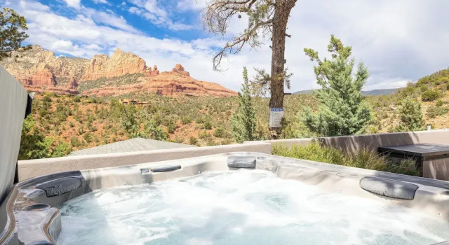 Коттедж Luxury Escape w/ Mtn Views, Hot Tub, Outdoor Living The Viewpoint by Avantstay