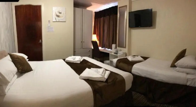 Трёхместный номер Standard The Feathers Hotel