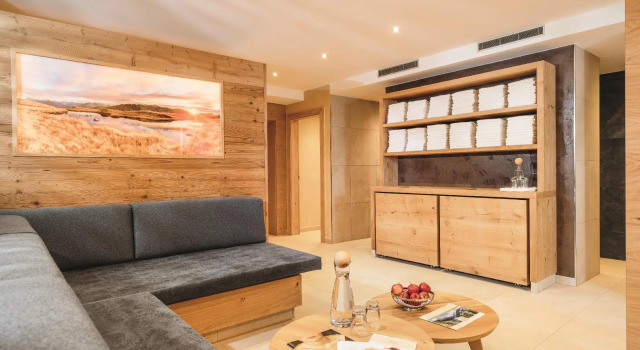 Ferienhotel Sonnenhof, Rezerwuj Hotel Hotele w Tyrol z parkingiem, Parking
