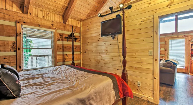 Коттедж Sevierville Cabin w/ Private Hot Tub & Fireplace!
