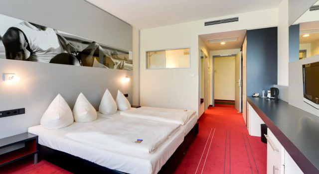 Novina Hotel Herzogenaurach Herzo-Base, Prenota Hotel Hotel a Media Franconia con pasti, Mezza/completa pensione