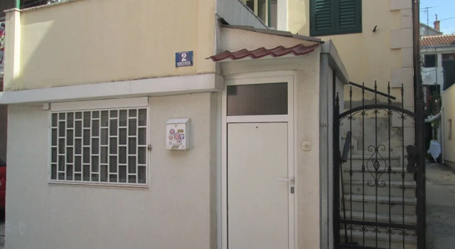 Homey 1-BR Apt