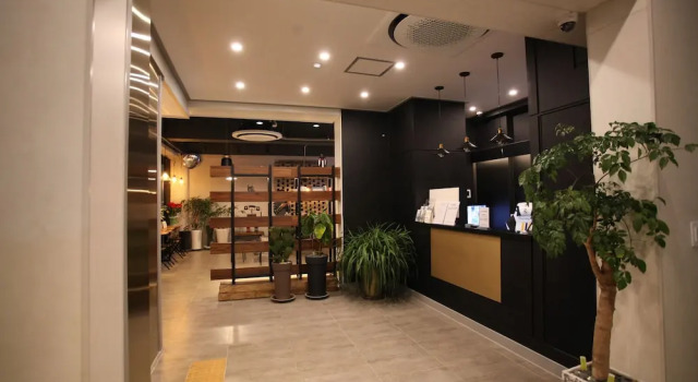 Hotel R Gangneung, Boek Hotel Hotels in Gangwon-Do met parkeren, Parkeren