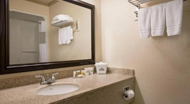 Номер Deluxe Days Inn by Wyndham High Level