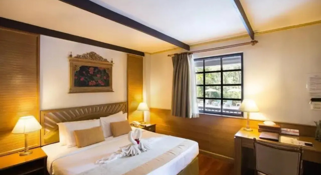 Двухместный номер Standard с балконом и с видом на бассейн Imperial Mae Hong Son Resort