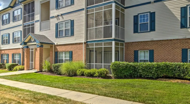 Апартаменты с 2 комнатами с балконом Porch & Community Perks: Walkable Lewes Condo