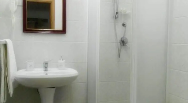 Четырёхместный номер Standard с балконом B&B Main Street