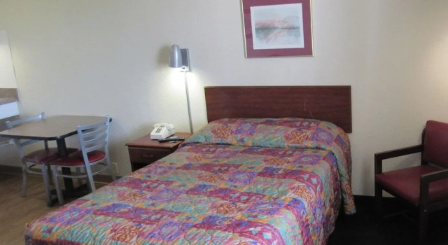 Intown Suites Extended Stay Houston - Westchase
