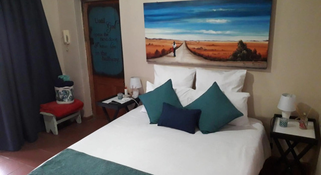 Relax in Joy & Mignon for a bushveld Feeling, Prenota Hotel Bloemfontein Free State