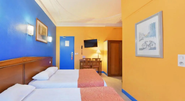 Четырёхместный номер Standard Hotel Richmond Gare du Nord