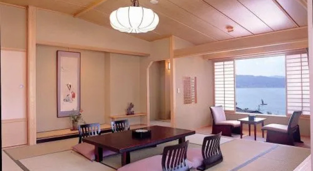 Номер Standard с видом на озеро Hotel Saginoyu