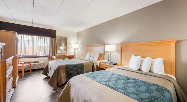 Четырёхместный номер Standard Econo Lodge Quakertown
