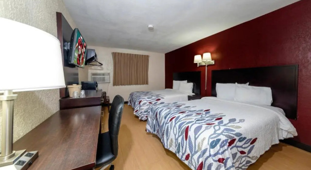 Четырёхместный номер Standard Red Roof Inn Jacksonville - Cruise Port