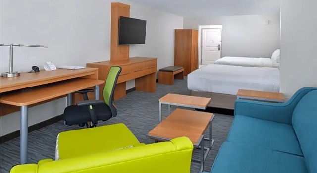 Четырёхместный люкс Holiday Inn Express & Suites Lexington Midtown - I-75 by IHG
