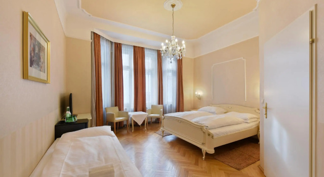 Трёхместный номер Comfort Hotel Pension Baronesse