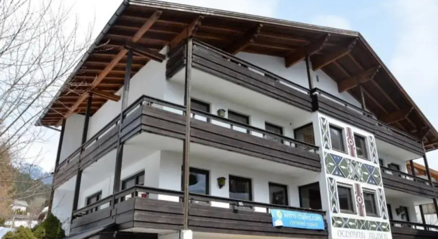 Chalet / Pension Alber, Забронировать Шале Отели Санкт-Антон-ам-Арльберг с парковкой, рядом с Train Station Sankt Anton am Arlberg, Парковка