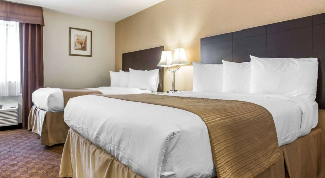 Quality Inn & Suites Coliseum, Забронировать Отель Гринсборо Северная Каролина, рядом с Торговый центр Four Seasons