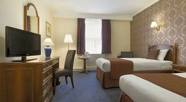 Семейный номер Standard Ramada by Wyndham Crawley Gatwick