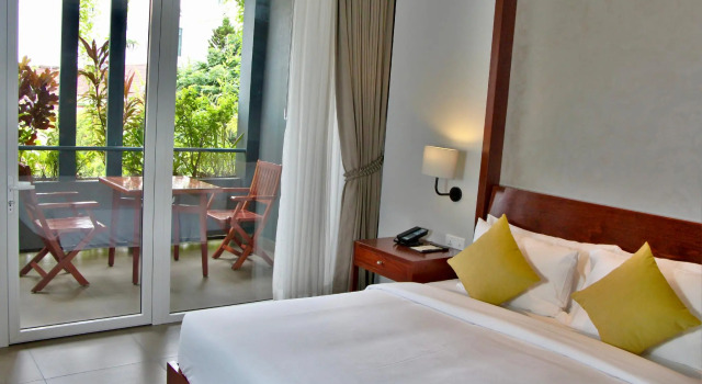 Полулюкс с балконом Indra Hotel