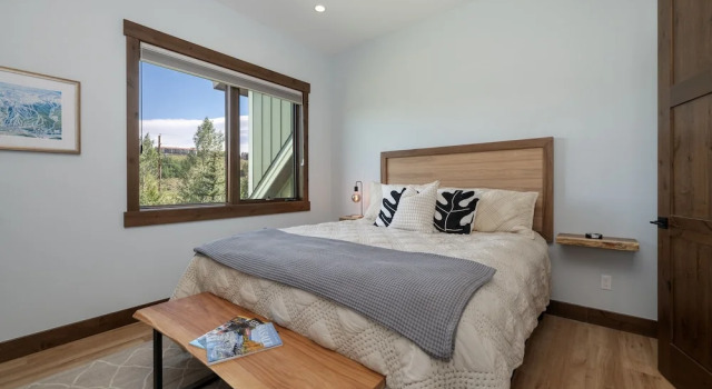 Hay Meadow Lodge 3 Bedroom Townhouse by RedAwning