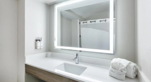 Номер Standard Holiday Inn Express & Suites Dallas Park Central Northeast by IHG
