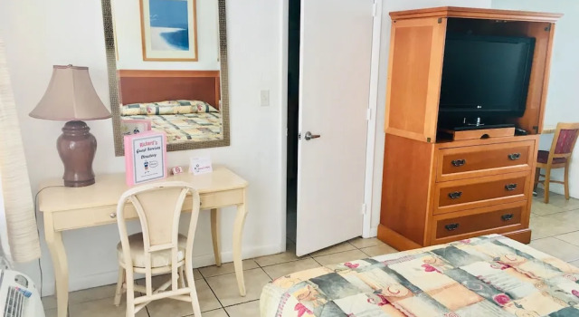 Апартаменты Richards Motel Courtyard