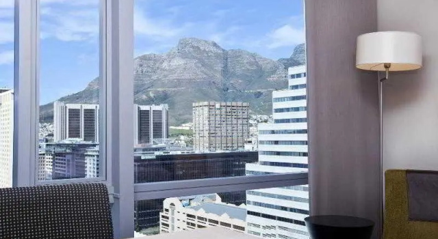 Двухместный номер Deluxe с балконом The Westin Cape Town