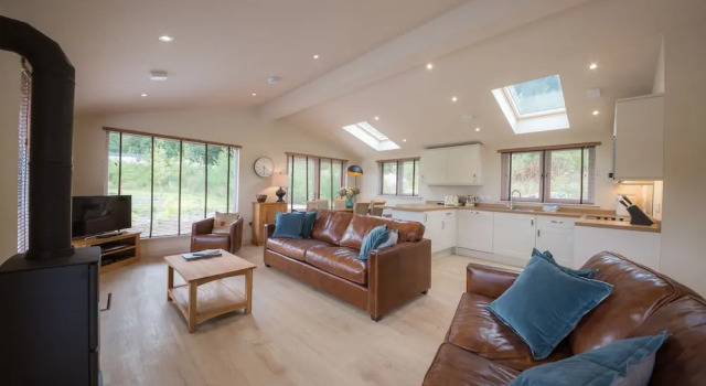 Tanfield, Sleep 6, Private hot Tub, pet Friendly, Book Feriehus Aberfeldy Perthshire