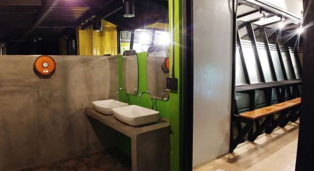 Кровать в общем номере Green House Neo-Resotel