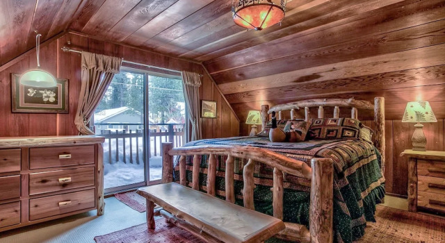 Meadow View 764S - 2 Br cabin by RedAwning