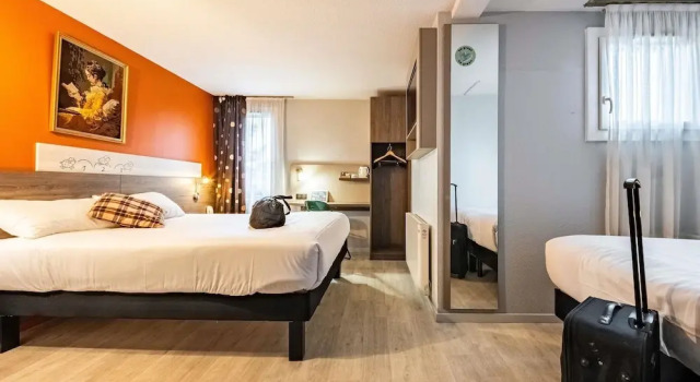 Четырёхместный семейный номер Standard greet Hotel Massieux Lyon Nord by All Accor