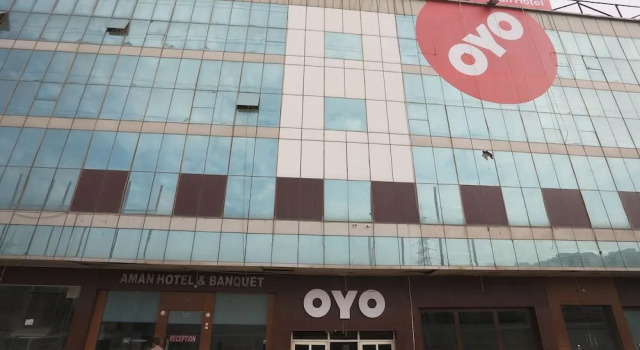 OYO 19664 Aman Hotel