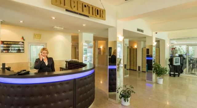 Hotel Svejest, Забронировать Отель Отели Солнечного берега с бассейном, рядом с Клуб GRAND, Бассейн