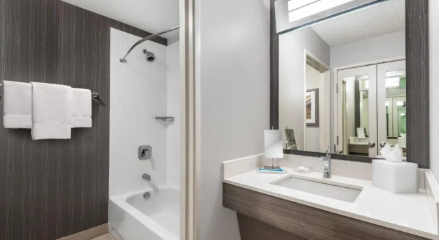 Standardowy czteroosobowy pokój Courtyard by Marriott Reno