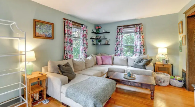 Коттедж 1 Mi to Dtwn Binghamton: Pet-friendly Home w/ Deck