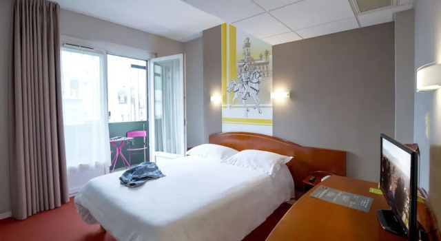 Номер Superior с балконом CitHotel de la Marne