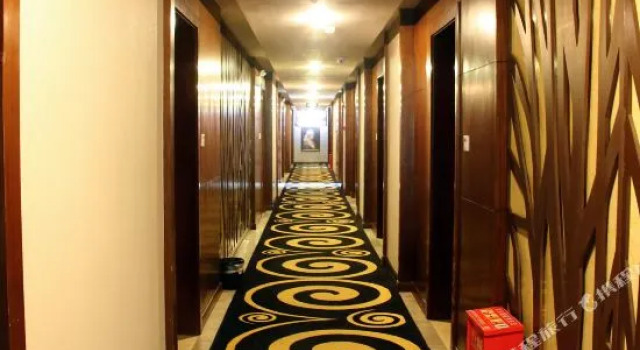 Quanming Hotel