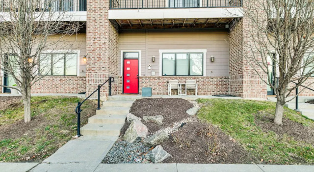 Stylish Omaha Home w/ Balcony - 2 Mi to Downtown!, Забронировать Апартаменты/квартира Апартаменты Омаха, рядом с Boys Town National Research Hospital - Downtown, Апартаменты/квартира