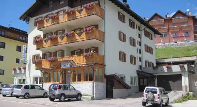 Albergo Eden, Забронировать Отель Пассо-дель-Тонале Трентино-Альто-Адидже, рядом с Подъемник Колониа Виджили - Тонале