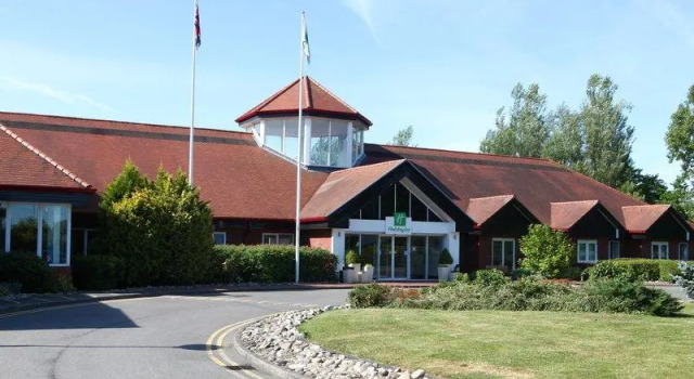 Люкс с 2 комнатами Holiday Inn Aylesbury by IHG