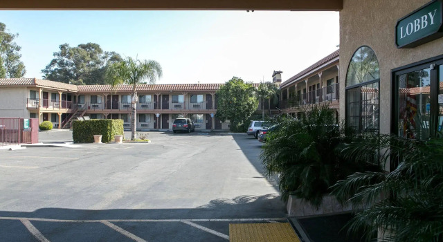 Regency Inn Norco, Rezervați Hotel Norco California