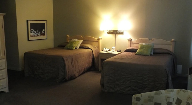 Четырёхместный номер Classic Hôtel Stoneham