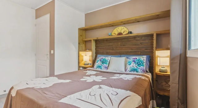 Beachfront 4BR Home With Pool in Moorea