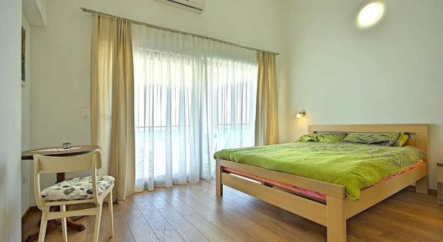 Villa Nira by Villas Holiday, Забронировать Вилла Отели в центре Вишнян, в центре