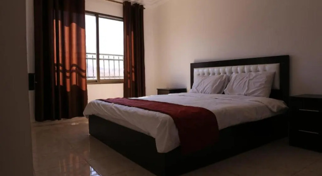 Weekend Hotel