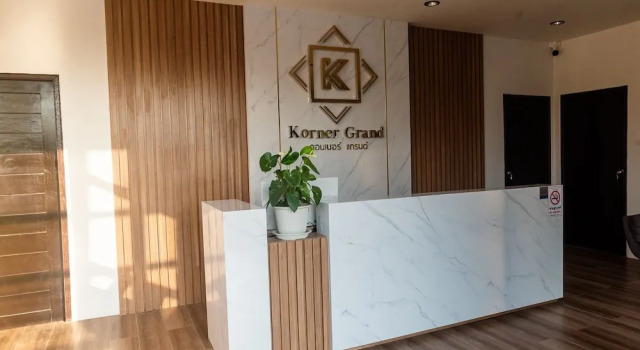 Korner Grand Hotel, Varaa Hotelli Hotellit North-Eastern Thailand pysäköinnillä, Pysäköinti