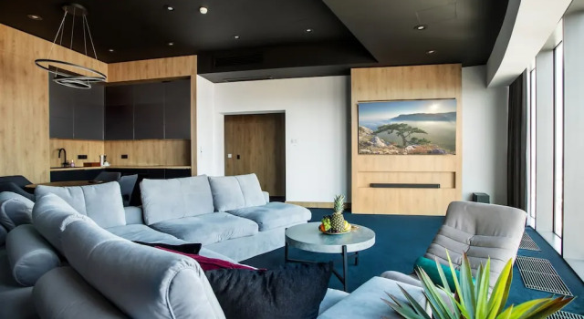 Апартаменты с красивым видом из окна 30th+ Floor Apartments in Sky Tower