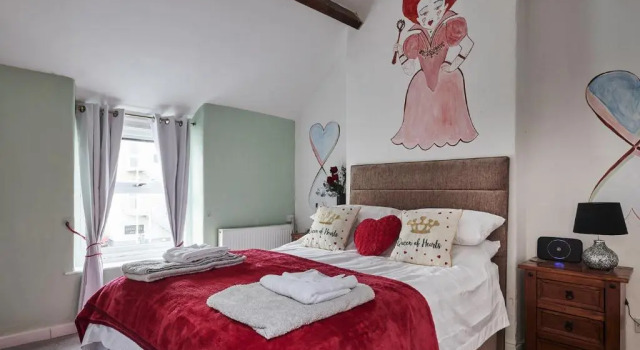 Коттедж с 2 комнатами Violets Wonderland Cottage