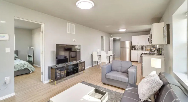 Convenient Tulsa Home - 2 Mi to Downtown!, Rezerwuj Hotel Tulsa Oklahoma